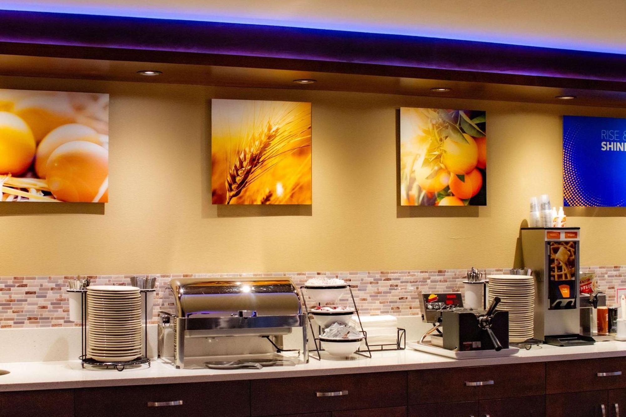 Comfort Inn & Suites Vancouver Downtown City Center Extérieur photo