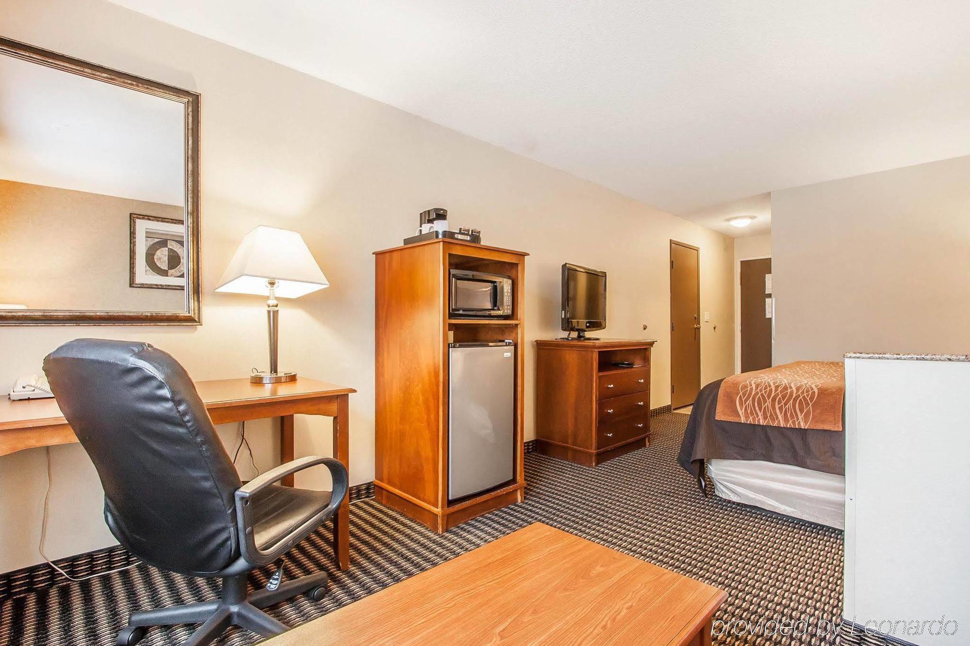 Comfort Inn & Suites Vancouver Downtown City Center Extérieur photo